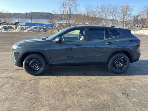 New 2026 Chevrolet Trax LS image 4