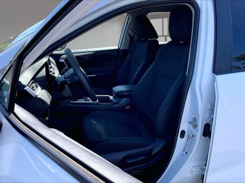 Used 2024 Toyota RAV4 LE image 21