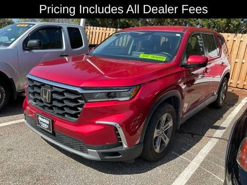 Used 2025 Honda Pilot EX-L image 3