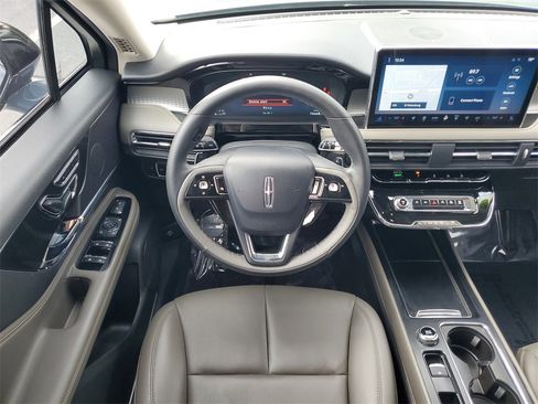 Used 2023 Lincoln Corsair FWD w/ Equipment Group 101A image 15