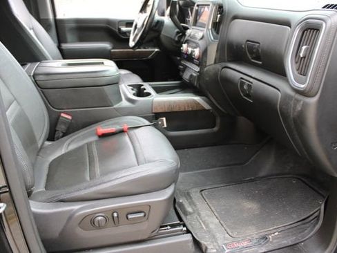 Used 2021 GMC Sierra 2500 Denali w/ Denali Black Diamond Edition image 17
