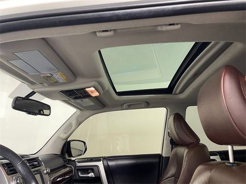 Used 2018 Toyota 4Runner Limited image 18