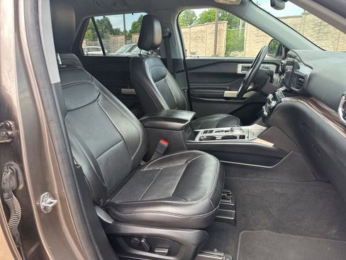 Used 2021 Ford Explorer Limited w/ Equipment Group 301A RWD image 27
