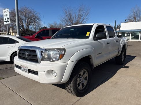 Used 2006 Toyota Tacoma PreRunner image 2