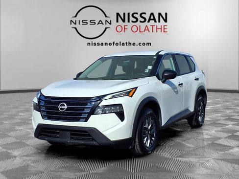 Used 2024 Nissan Rogue S image 1