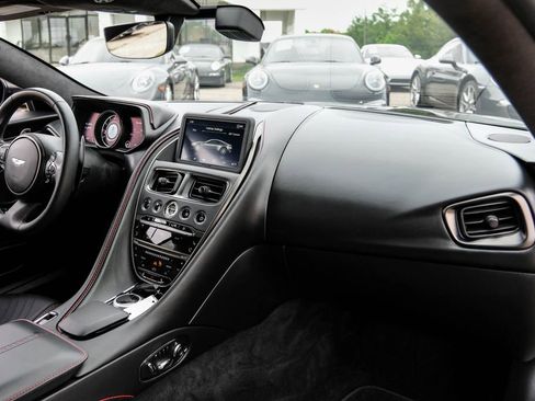 Used 2020 Aston Martin DB11 Coupe RWD image 10