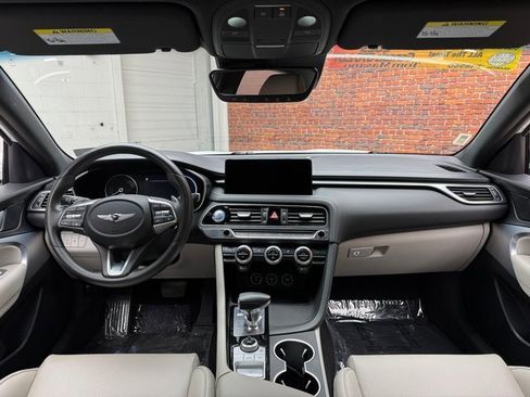 Used 2023 Genesis G70 2.0T image 12