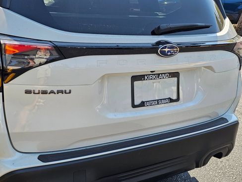 Used 2025 Subaru Forester Premium AWD/4WD image 14