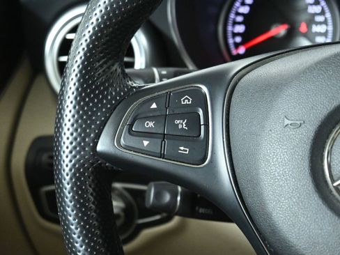 Used 2019 Mercedes-Benz GLC 300 4MATIC image 18