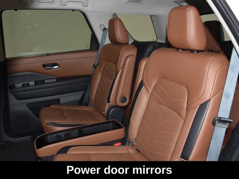 Used 2024 Nissan Pathfinder Platinum AWD/4WD image 29