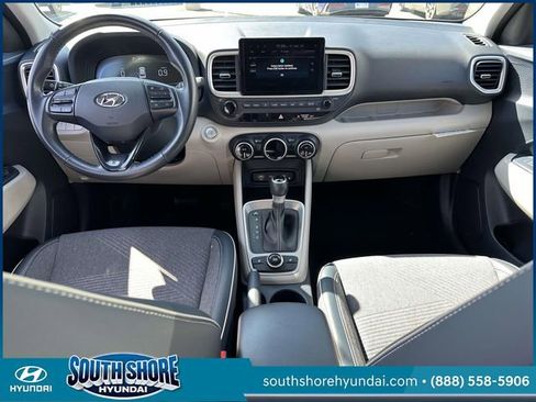 Certified 2024 Hyundai Venue Limited image 13