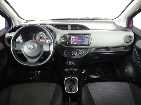 Used 2015 Toyota Yaris L image 21