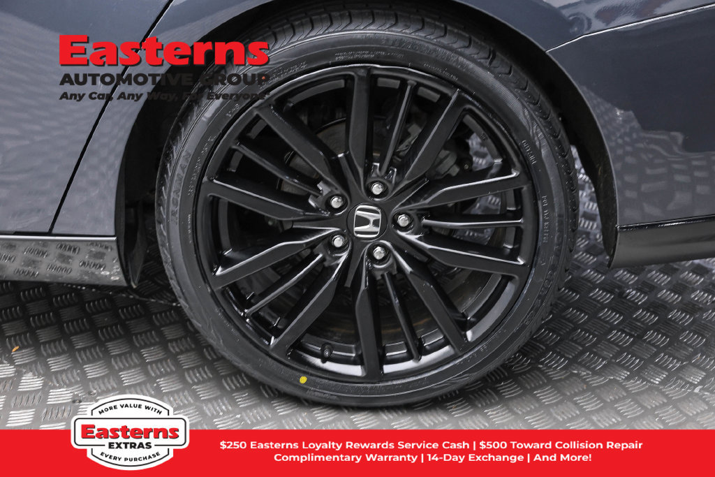 Used 2023 Honda Accord Touring image 9