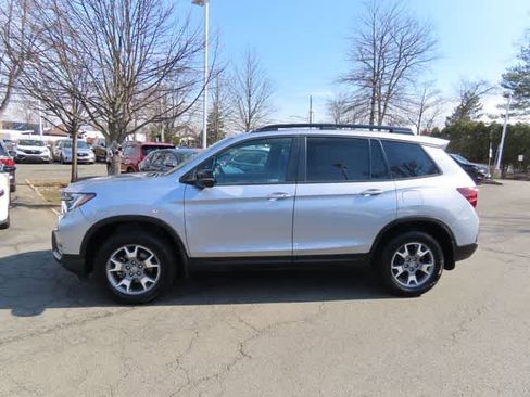 Certified 2022 Honda Passport TrailSport image 3
