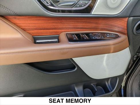 Used 2024 Lincoln Navigator Reserve AWD/4WD image 10