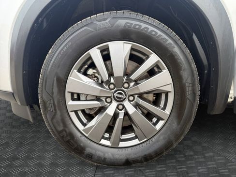 Certified 2025 Nissan Pathfinder SV image 20