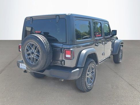 Used 2024 Jeep Wrangler Unlimited Sport AWD/4WD image 4