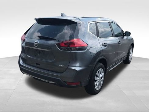 Used 2017 Nissan Rogue S AWD/4WD image 2