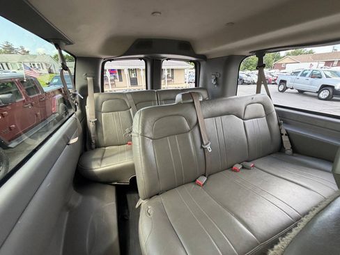 Used 2019 Chevrolet Express 3500 LS RWD image 20
