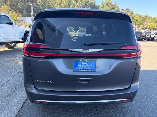 Certified 2022 Chrysler Pacifica Touring-L FWD image 5