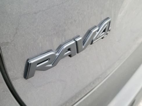 Used 2023 Toyota RAV4 XLE w/ Convenience Package image 5