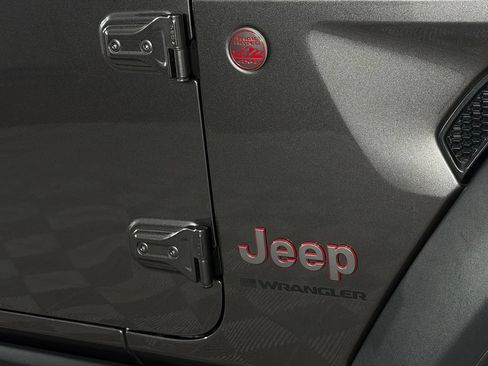 Certified 2025 Jeep Wrangler Unlimited Rubicon w/ Convenience Group AWD/4WD image 14