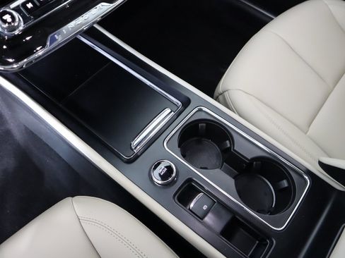 New 2025 Lincoln Corsair AWD image 10