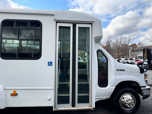 Used 2017 Ford E-350 and Econoline 350 Super Duty w/ Shuttle Bus Prep Package image 16