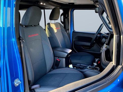 Certified 2024 Jeep Wrangler Unlimited Rubicon w/ Technology Group image 23