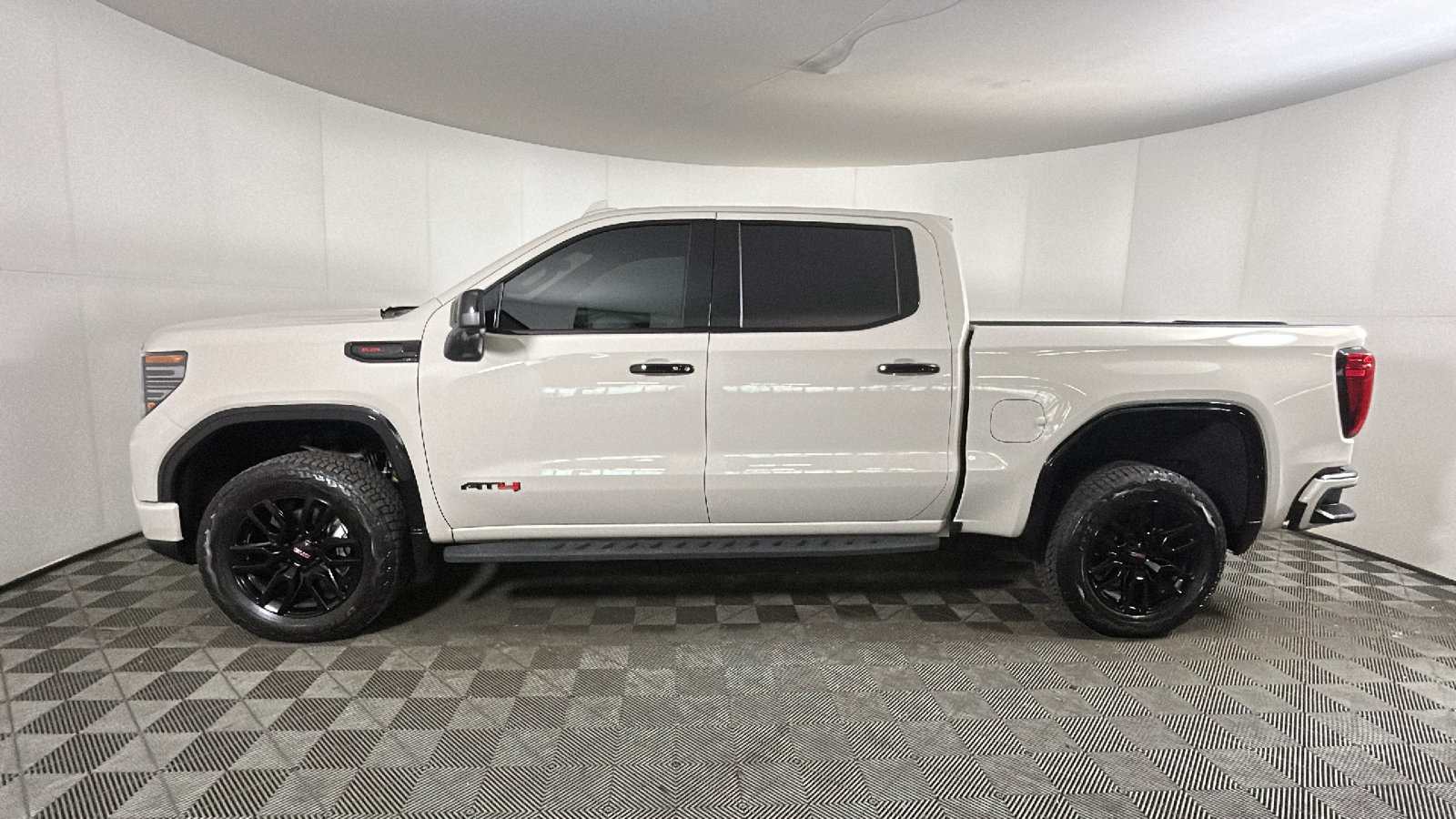 Used 2026 GMC Sierra 1500 AT4 w/ AT4 Premium Package AWD/4WD image 7