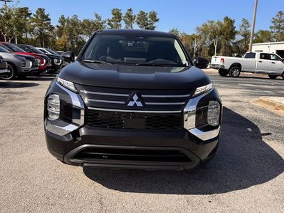New 2026 Mitsubishi Outlander ES