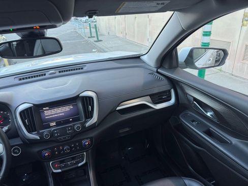 Used 2024 GMC Terrain SLT image 37