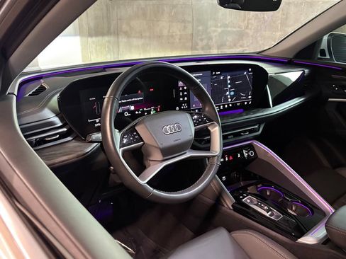 Used 2025 Audi Q5 Premium w/ Premium Plus AWD/4WD image 4