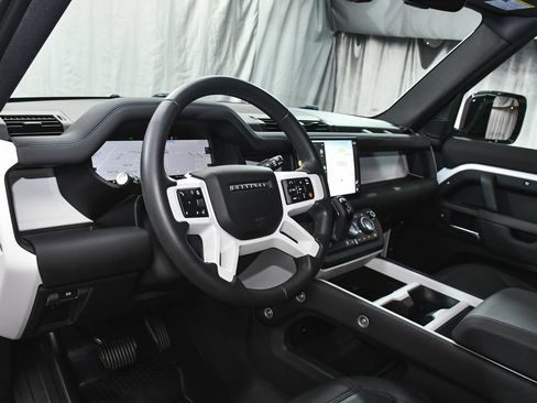 Used 2025 Land Rover Defender 110 S AWD/4WD image 18