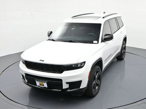 Used 2023 Jeep Grand Cherokee L Laredo AWD/4WD image 26