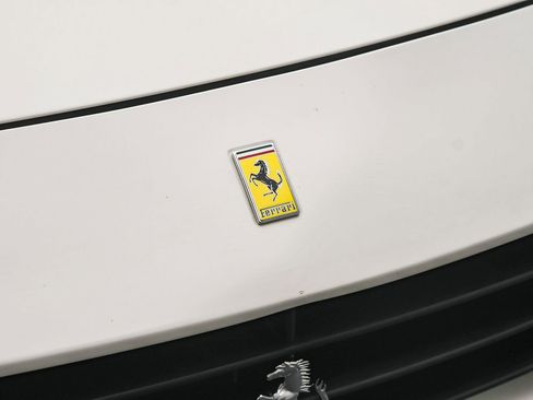 Used 2016 Ferrari California T image 27