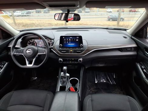 Used 2023 Nissan Altima 2.5 SV image 13