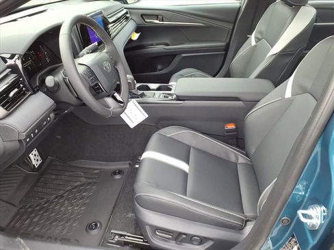 New 2026 Toyota Camry SE image 3