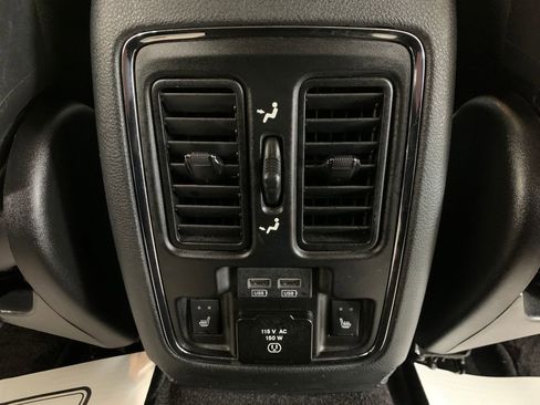 Used 2017 Jeep Grand Cherokee Limited image 20