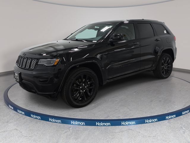 Used 2021 Jeep Grand Cherokee Laredo X AWD/4WD image 1