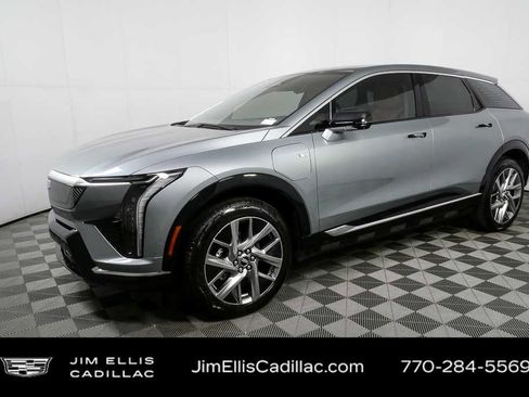 New 2026 Cadillac Optiq Luxury 2 RWD image 28