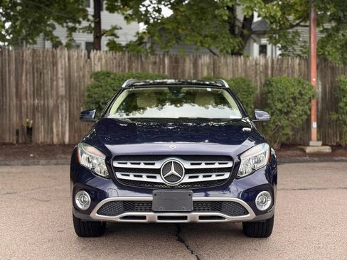 Used 2019 Mercedes-Benz GLA 250 4MATIC w/ Premium Package image 9
