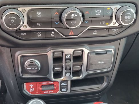 Used 2023 Jeep Gladiator Rubicon w/ Trailer Tow Package image 22