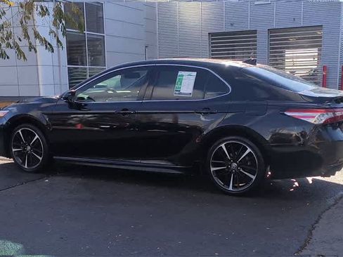 Used 2020 Toyota Camry XSE image 6
