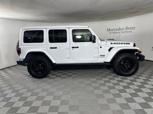 Used 2019 Jeep Wrangler Unlimited Sahara w/ Quick Order Package 24M Moab image 8