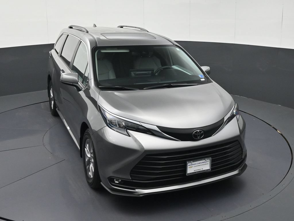 Used 2026 Toyota Sienna XLE FWD image 31