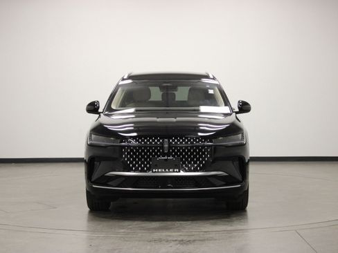 Used 2024 Lincoln Nautilus Reserve AWD/4WD image 3