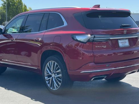 Used 2025 Buick Enclave Avenir w/ Super Cruise Package AWD/4WD image 6