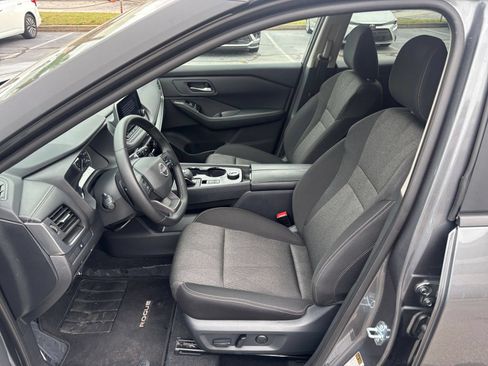 Used 2025 Nissan Rogue SV AWD/4WD image 29