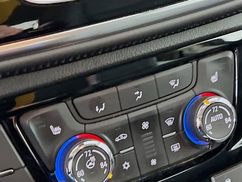 Used 2018 Buick Encore Essence image 19